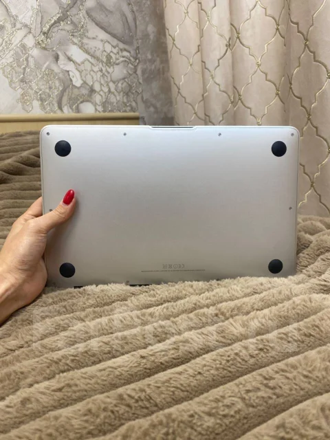 Apple MacBook Air 11. 11", WiFi: 1, Bluetooth: 1, ����������� �� 12��. ����
