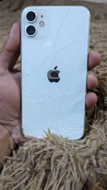 iPhone 11, 64 гб, 6.10", белый, б/у, в наличии. Цена: 20 000₽ во ...