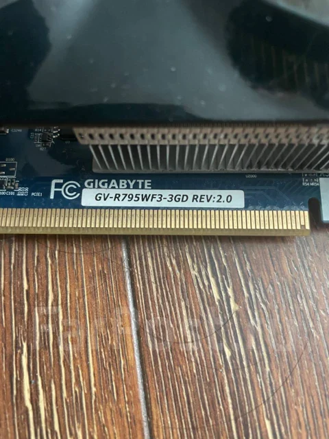 Radeon HD 7950 ����