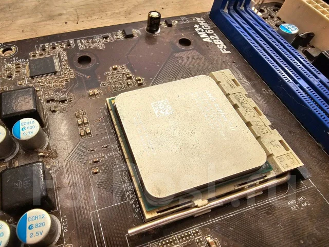 Socket AM3+ ����