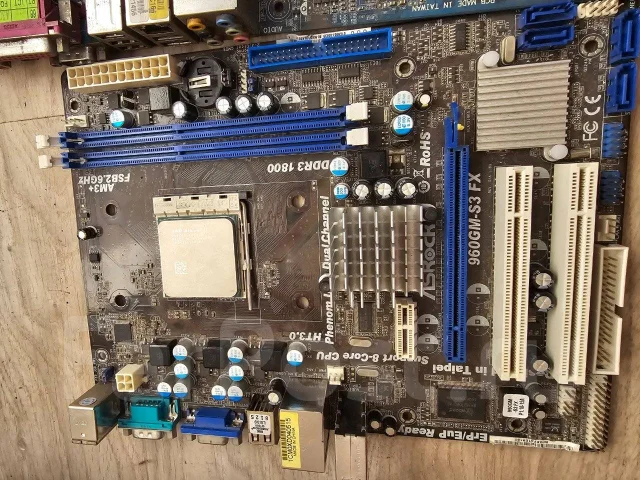 Socket AM3+ ����