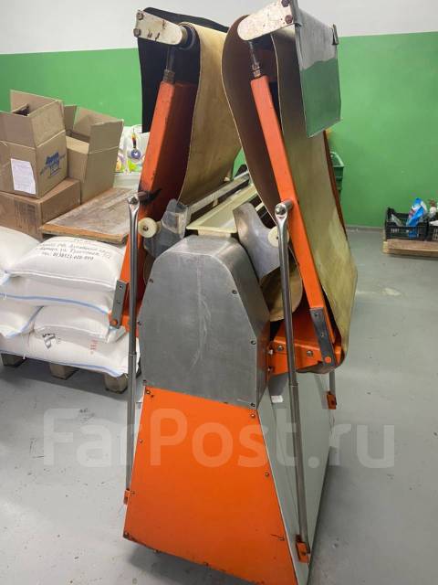 Тестораскаточная машина, б/у, в наличии. Цена: 150 000₽ в Артеме