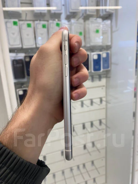 Apple iPhone Xr. �/�, 64 ��, �����, 3G, 4G LTE, NFC ����