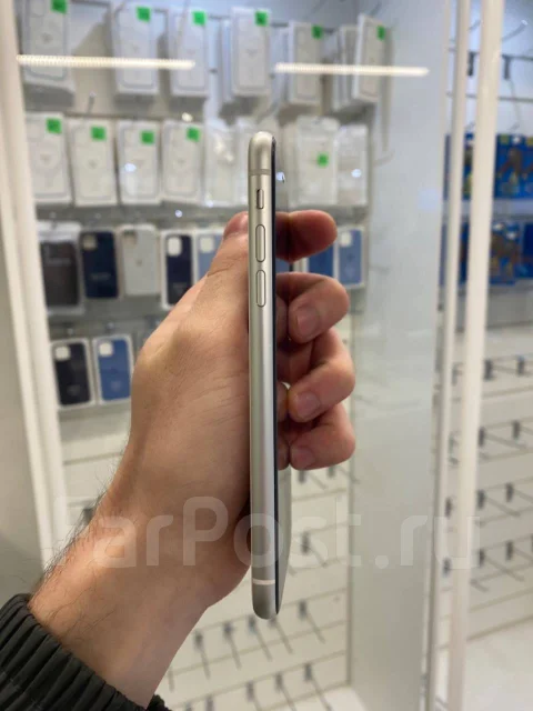 Apple iPhone Xr. �/�, 64 ��, �����, 3G, 4G LTE, NFC ����