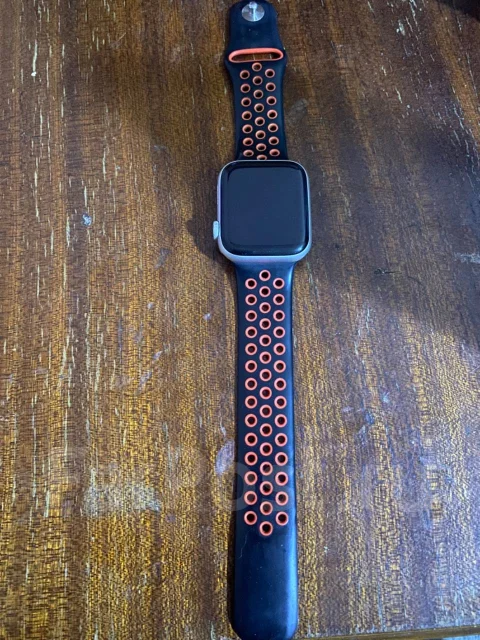 Apple Watch Series 4. GPS ����