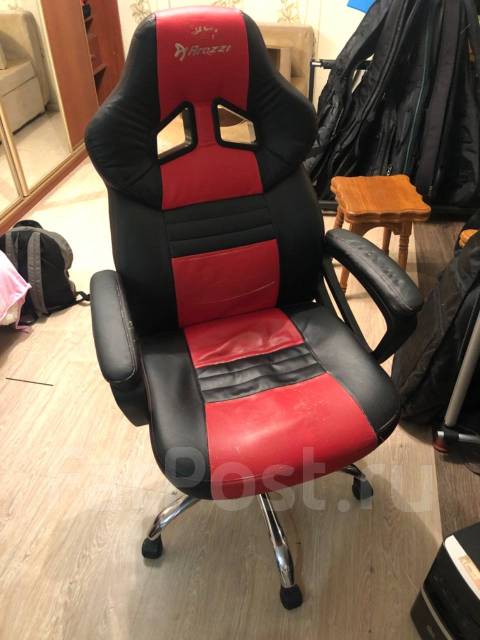 Компьютерный игровой стул, б/у, в наличии. Цена: 2 700₽ во Владивостоке