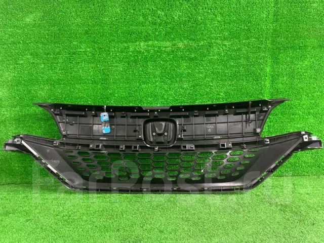 Решетка радиатора Honda Freed GB5 L15B купить во Владивостоке по цене ...