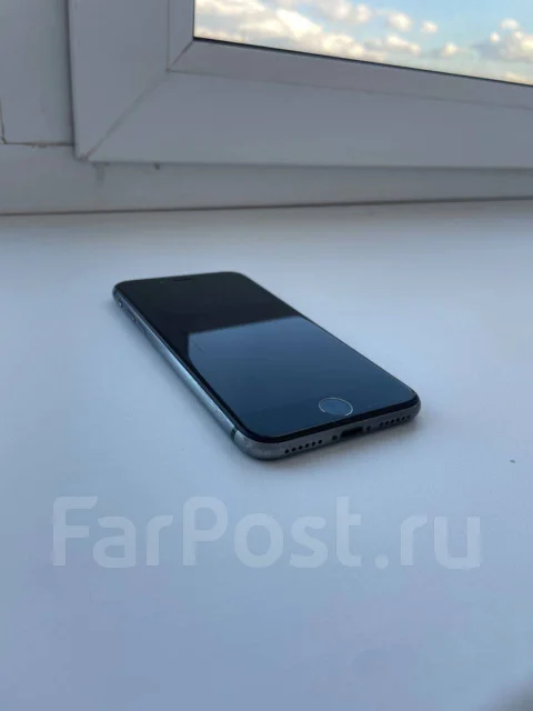 Apple iPhone 8. �/�, 64 ��, ������, 4G LTE ����