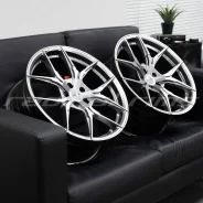 X-Race AF-02. 8.5/9.5x19", 5x108, ET35/38, �� 63,4���. ����
