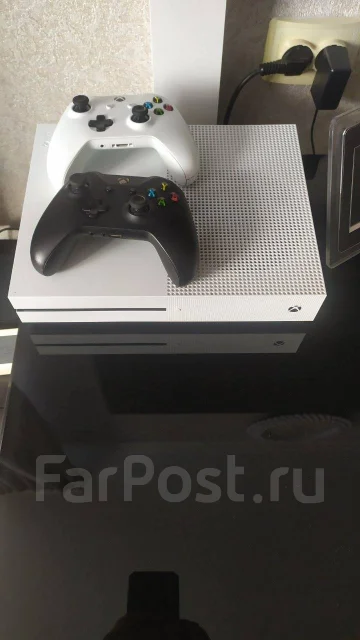 Microsoft Xbox One S ����