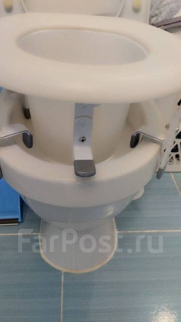 Насадка на унитаз с регулировкой высоты, б/у, в наличии. Цена: 2 500 ...
