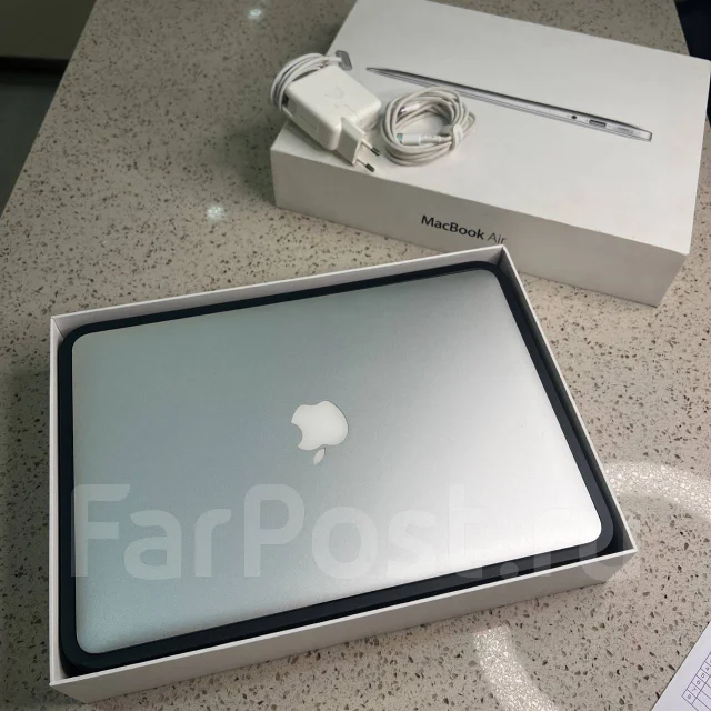 Apple MacBook Air 13 2013 Mid MD761. 13.3", 1,3����, ��� 4 ��, ���� 256���, WiFi: 1, Bluetooth: 1 ����
