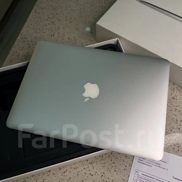 Apple MacBook Air 13 2013 Mid MD761. 13.3", 1,3����, ��� 4 ��, ���� 256���, WiFi: 1, Bluetooth: 1 ����