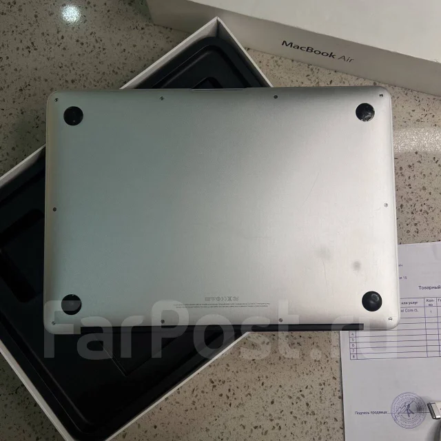 Apple MacBook Air 13 2013 Mid MD761. 13.3", 1,3����, ��� 4 ��, ���� 256���, WiFi: 1, Bluetooth: 1 ����