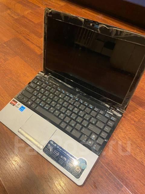 Asus Eee PC. 10.1", 2,4����, ��� 8 ��, ���� 500���, WiFi: 1, Bluetooth: 1, ����������� �� 3��. ����