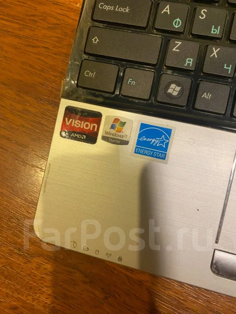 Asus Eee PC. 10.1", 2,4����, ��� 8 ��, ���� 500���, WiFi: 1, Bluetooth: 1, ����������� �� 3��. ����