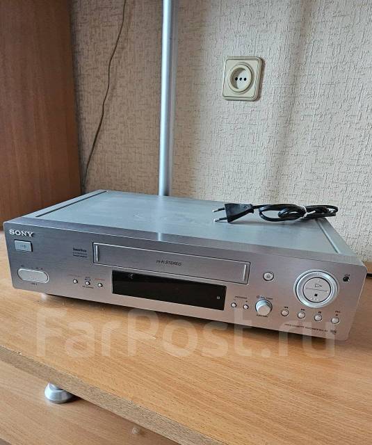 Видеомагнитофон кассетный SONY, б/у, в наличии. Цена: 1 500₽ во ...