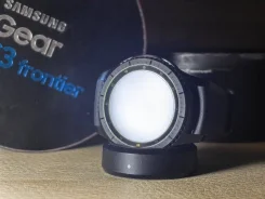 Samsung Gear S3 Frontier. GPS, NFC, IP68 ����