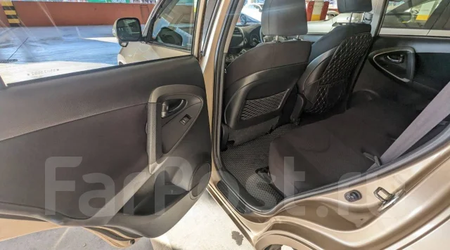 Toyota RAV4. ��������, ��������, 2.4 (159��.�.), ������, 152 600����. �� ����