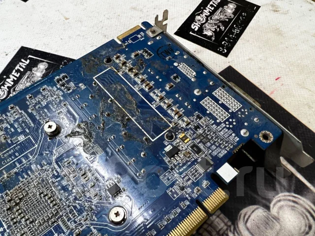 Radeon HD 6870 ����