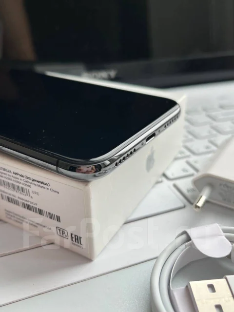 Apple iPhone X. �/�, 64 ��, ������ ����