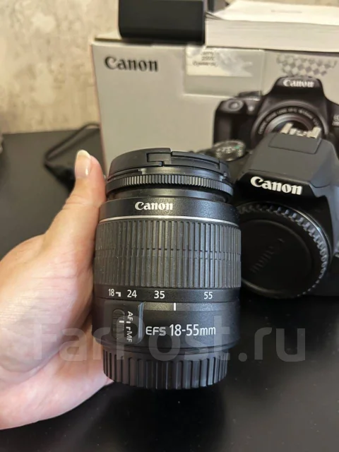 Canon EOS 2000D ����