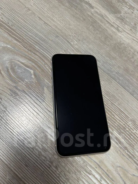 Apple iPhone 11. �/�, 64 ��, �����, 4G LTE ����