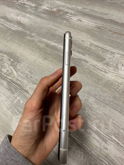 Apple iPhone 11. �/�, 64 ��, �����, 4G LTE ����