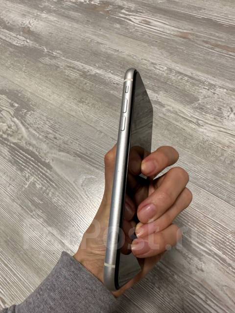 Apple iPhone 11. �/�, 64 ��, �����, 4G LTE ����
