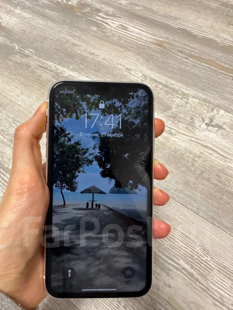 Apple iPhone 11. �/�, 64 ��, �����, 4G LTE ����