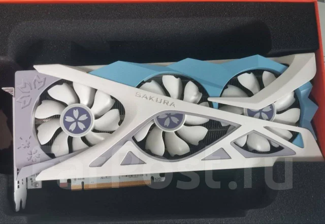 Radeon RX 6800 XT ����