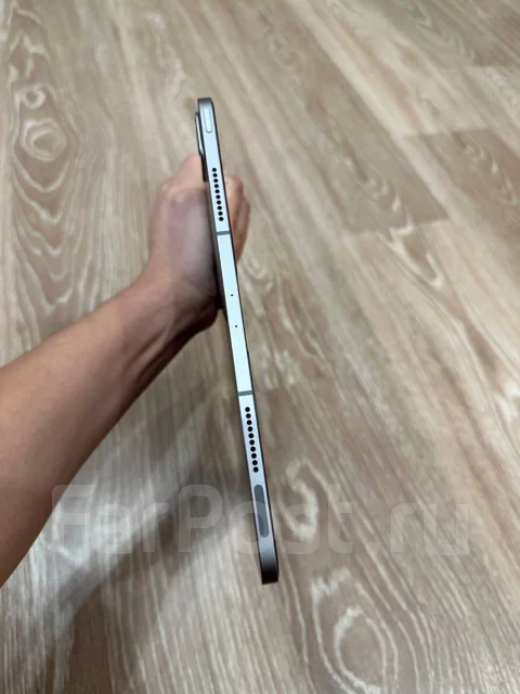 Apple iPad Pro 12.9 2022. 12.9 ������, ������ 256 �� ����