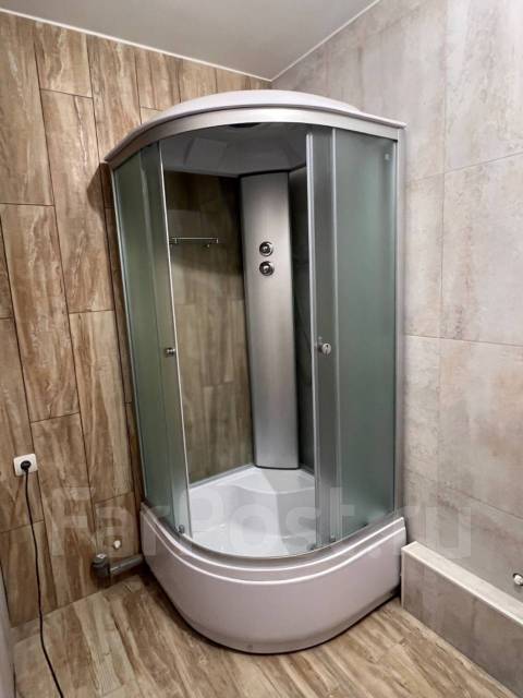 Установка душевых кабин, ограждений, унитазо раковин, смесителей мебел ...