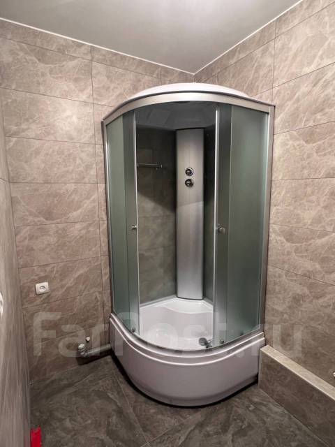 Установка душевых кабин, ограждений, унитазо раковин, смесителей мебел ...