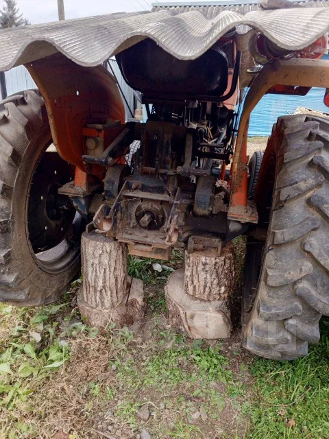 Hinomoto E184 ����