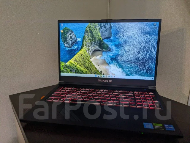 Gigabyte G5. 15.6", 4,5����, ��� 16 ��, ���� 512���, WiFi: 1, Bluetooth: 1, ����������� �� 5��. ����