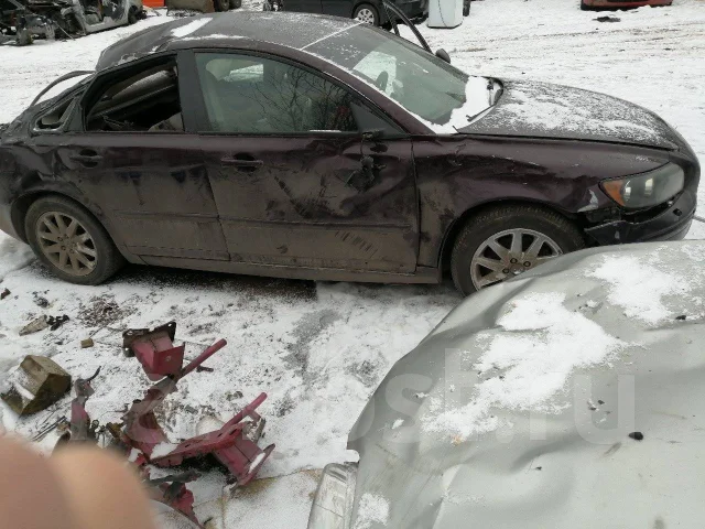 Volvo S40 ����