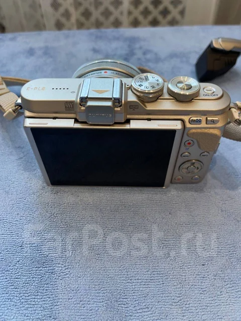 Olympus Pen E-PL8. 15 - 19.9 �� ����