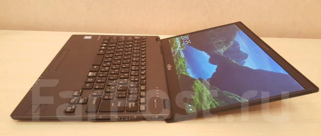 Fujitsu LifeBook S. 13.3", 2,6����, ��� 8 ��, ���� 256���, WiFi: 1, Bluetooth: 1, ����������� �� 8��. ����