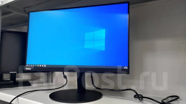 Lenovo. 24" ����