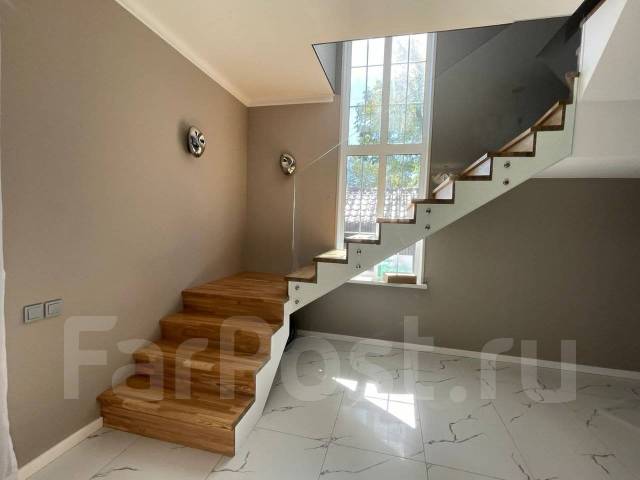 Обшивка каркаса бетонных лестниц деревом, изготовление монтаж во ...