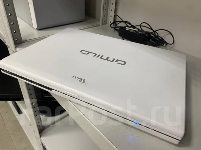 Fujitsu Amilo ����