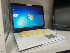 Fujitsu Amilo ����