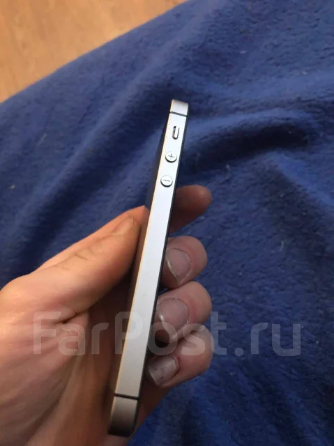 Apple iPhone SE. �/�, 32 ��, 3G, 4G LTE, NFC ����