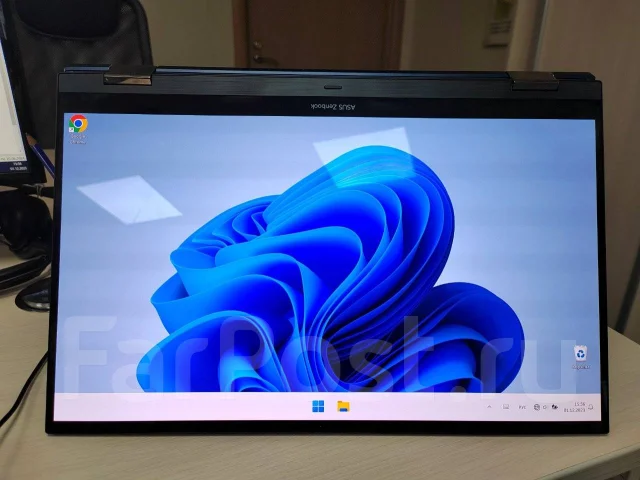 Asus ZenBook Pro 15 OLED. 15.6", 2,3����, ��� 16 ��, ���� 1 000���, WiFi: 1, Bluetooth: 1, ����������� �� 10��. ����