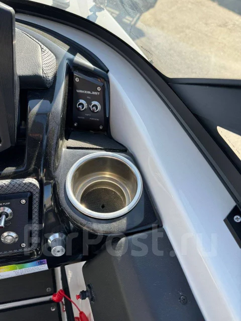 Scarab. 2023 ���, ����� 6,4��., ��������� ������������, 600��.�., ������. ��� ����� �� ������������ ����