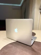 Apple MacBook Air 13 2011 Mid. 13.3", 1,3����, ��� 256 �� � ������, ���� 4���, WiFi: 1, Bluetooth: 1 ����