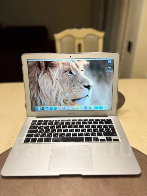 Apple MacBook Air 13 2011 Mid. 13.3", 1,3����, ��� 256 �� � ������, ���� 4���, WiFi: 1, Bluetooth: 1 ����
