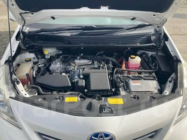 Toyota Prius a. ZVW41, 2ZRFXE ����