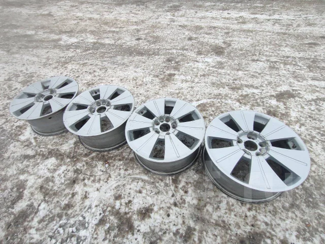 Niche Carini. 7.0x17", 4x114.3, ET53, �� 67���. ����